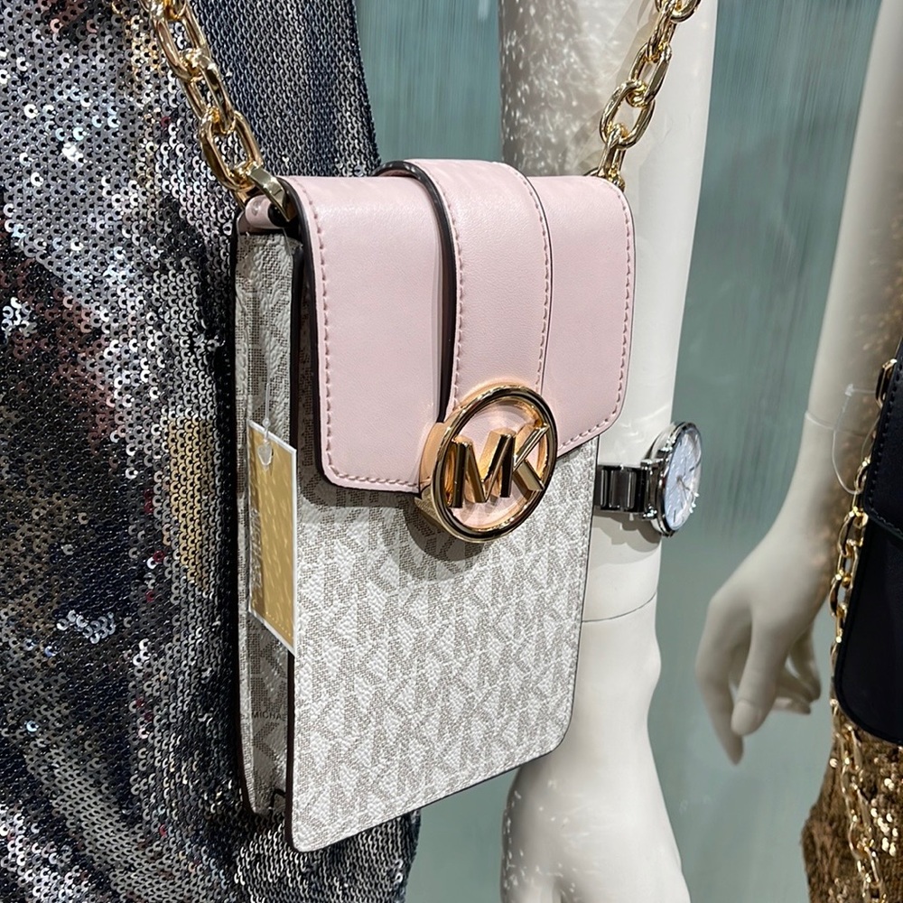 Michael Kors Carmen Small Logo Smartphone Crossbody Bag
Powder Blush Multi
NWT - Picture 4 of 16